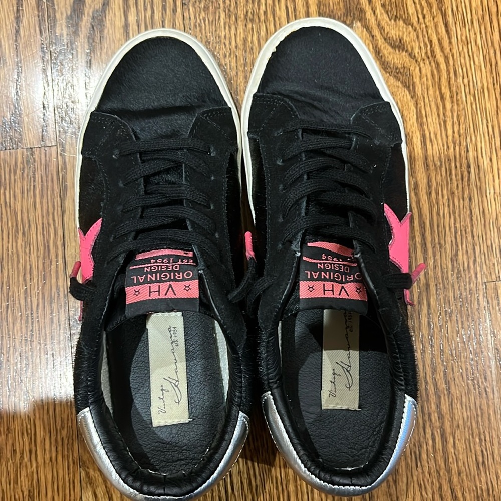 Vintage Havana Ladies Sneakers size 7.5